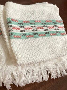 2 Off-white hand towel and 2 face towels set